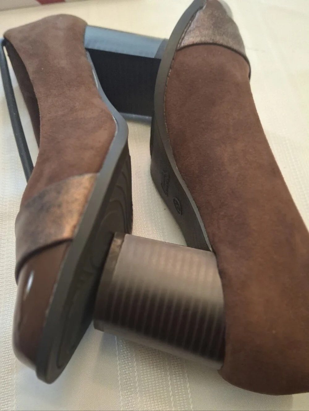 Mia Amore Ivaa block heel pumps